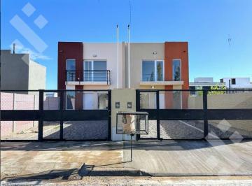 PH · 110m² · 3 Ambientes · 1 Cochera · Venta Dúplex 2 Dorm. con Renta en Altos Alberdi I, Plottier – ¡Inversión Inteligente!