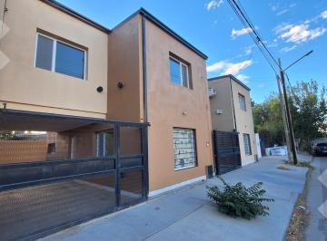 PH · 115m² · 3 Ambientes · 1 Cochera · En Venta, PH Tipo Duplex de 2 Dorm., Plottier, Area Centro