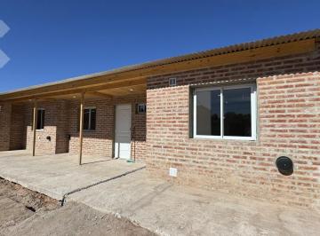 Casa · 375m² · 3 Ambientes · 2 Cocheras · Alquiler - Casa 2 Dorm. | B° Costa del Río Neuquén | Centenario