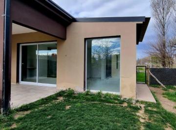 Casa · 145m² · 6 Ambientes · 1 Cochera · Venta Casa 4 Dormis 387 m² - Bº Finca Costa Serena - Neuquen Capital