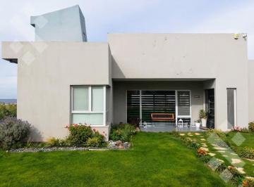 Casa · 85m² · 3 Ambientes · Venta - Casa La Península | Mari Menuco | Neuquén