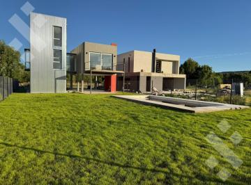 Casa · 150m² · 4 Ambientes · 1 Cochera · Venta Casa 3 Dorm. - B° Privado Villa del Rio Nautico, General Roca