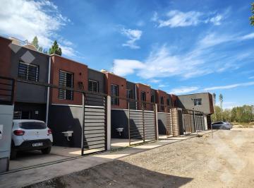 Casa · 80m² · 3 Ambientes · En Alquiler | Duplex de 2 Dorm. | Barrio Don Antonio | Plottier