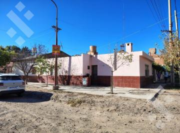 Casa · 190m² · 7 Ambientes · 2 Cocheras · En Venta | Dos Casas | Zona Centro | Centenario