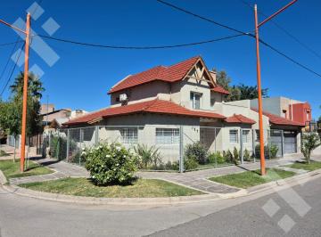 Casa · 162m² · 8 Ambientes · Casa 3 Hab Barrio 12 de Septiembre Parque