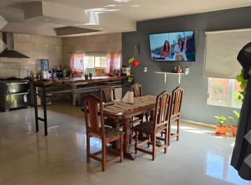 Casa · 189m² · 5 Ambientes · 1 Cochera · En Venta | Casa de 2 Dorm. | Quincho | Añelo | Neuquén