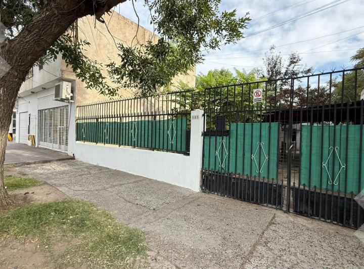 Casa · 257m² · 3 Ambientes · 1 Cochera