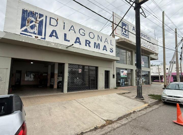 Local comercial · 200m² · 2 Ambientes