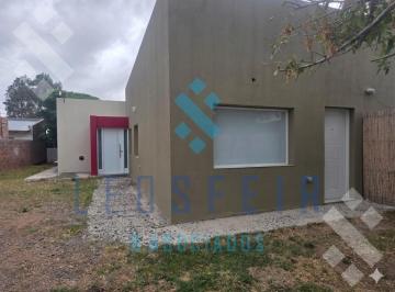 Casa · 105m² · 4 Ambientes · 1 Cochera · En Venta | Casa de 3 Dorm. | Barrio Llequen | Villa El Chocon