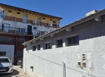 Casa · 380m² · 3 Ambientes · 5 Cocheras · Casa 4 Deptartamentos Depósito: en Venta El Complejo Sobr Calle México Al 1200 - Neuquén Capital