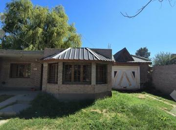 Casa · 133m² · 3 Ambientes · 1 Cochera · Venta Casa 2 Dorm. - Bº Belgrano, Cipolletti