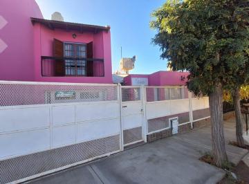 Casa · 281m² · 5 Ambientes · 1 Cochera · En Venta | Casa Depto | B° Parque | Cutral Co