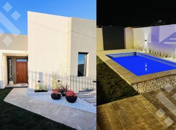 Casa · 300m² · 5 Ambientes · 2 Cocheras · Venta Casa (En Pozo) 3 Dorm. - B° Rincón del Río, Neuquén