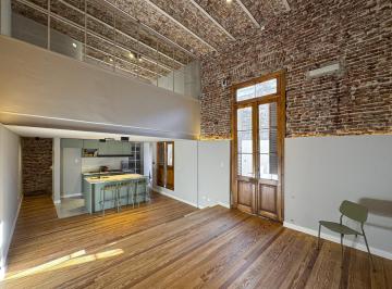 Casa · 88m² · 6 Ambientes · Casa de Pasillo con 2 Dorm., Escritorio, Patio y Terraza con Parrilla