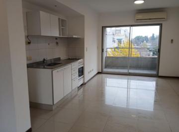 Bodega-Galpón · 37m² · 1 Ambiente · 1 Cochera · Alquiler - Departamento - Monoambiente - Flores - con Cochera, Laundry y Sum.