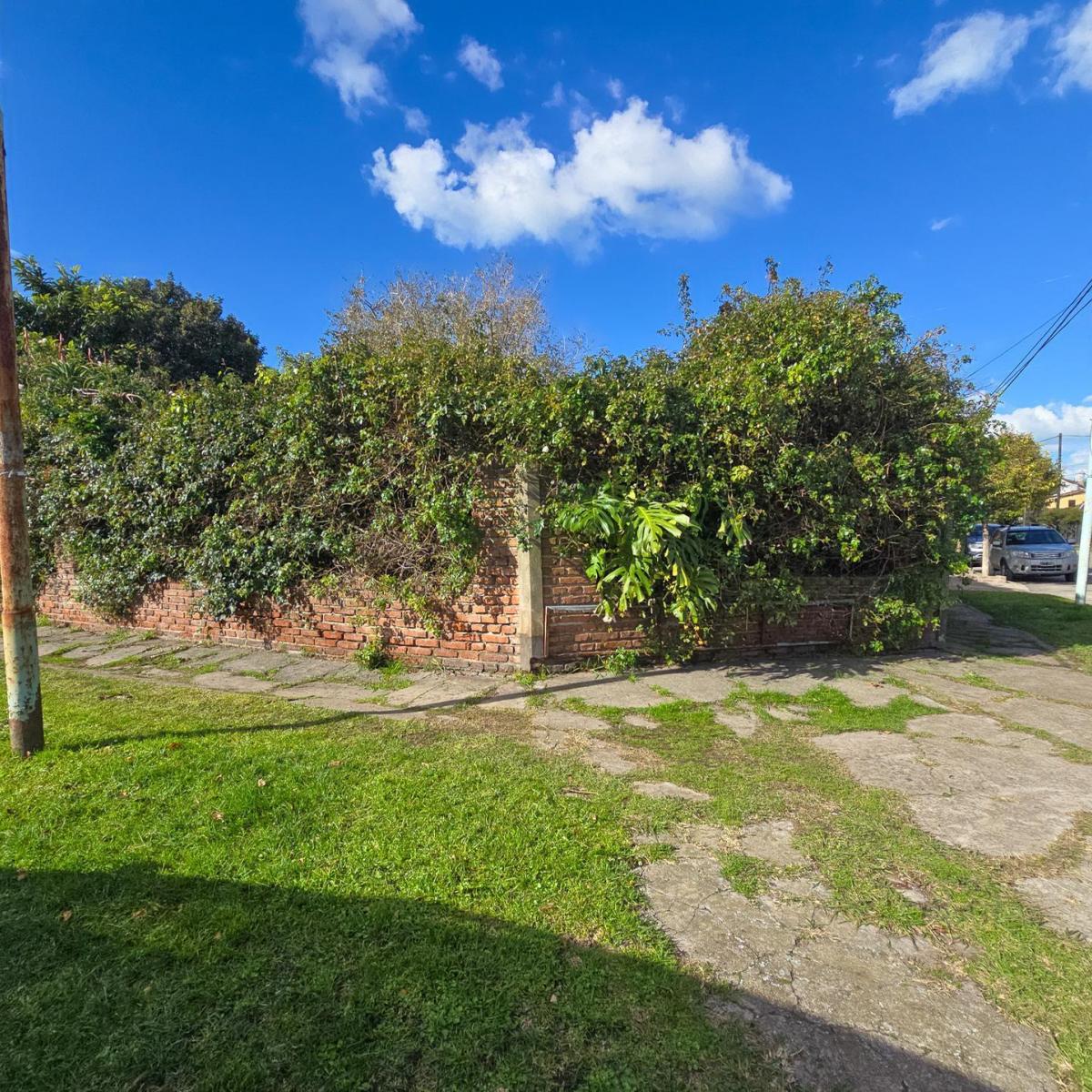 Lote de esquina de 265m2