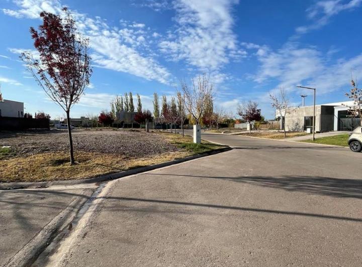 Terreno · 407m²