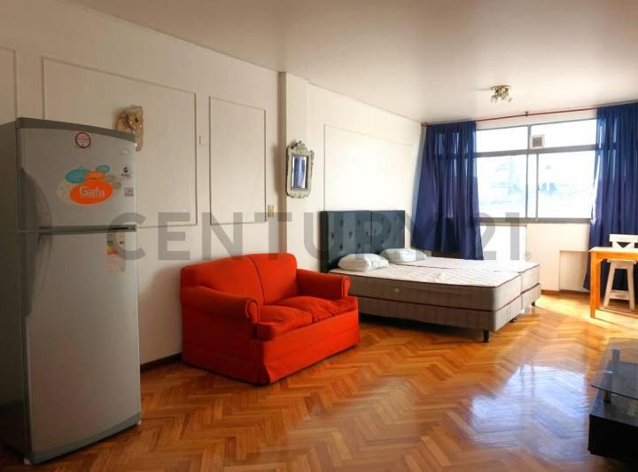 Venta Monoambiente Amplio, Luminoso y Vista Abierta en San Nicolás