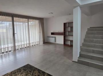 Casa de 5 ambientes, Córdoba · Tu Hogar Soñado Te Espera! Éste Duplex 3 Dorm. Es Lo Que Buscas!