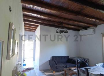 Casa · 80m² · 4 Ambientes · 1 Cochera · Venta Gran Visibilidad y Doble Acceso: Casa en Esquina C/ Agua Corriente en Open Door