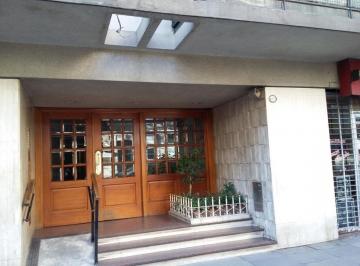 Departamento de 2 ambientes, Almagro · Alquiler Almagro Sarmiento 4000 2 Ambientes con Balcón a La Calle