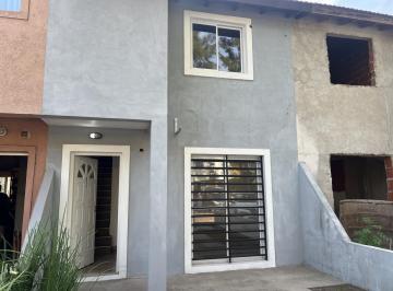 Casa · 90m² · 3 Ambientes · 1 Cochera · Oportunidad! Venta Duplex 3 Ambientes - Barrio San Rafael, Grand Bourg