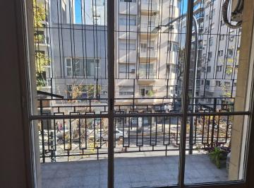 Departamento de 4 ambientes, Recoleta · Impecable 4 Ambientes con Dependencia en Pueyrredón y Arenales