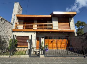 Casa · 288m² · 6 Ambientes · 3 Cocheras · Casa en Chauvin