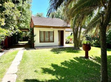Casa · 65m² · 2 Ambientes · 1 Cochera · Casa en Mar de Cobo, Frente a La Plaza, Zona Comercial