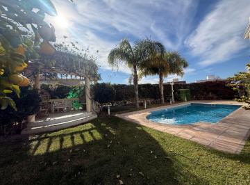 Casa de 6 ambientes, El Challao · Venta Casa Amoblada en La Bastilla | 3 Master Suites y Anexo Independiente