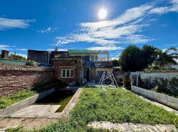 Casa · 110m² · 5 Ambientes · 1 Cochera · Venta Casa a Reciclar con Patio, Pileta y Garaje – Gran Potencial. Cañada de Gomez, Santa Fe.