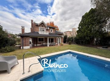 Casa · 127m² · 4 Ambientes · 1 Cochera · Casa en Venta en La Delfina, Pilar, G. B. a. Zona Norte