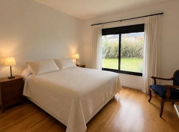 Casa · 1m² · 7 Ambientes · 2 Cocheras · Casa Amoblada en El Tipal