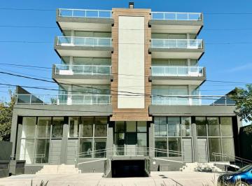 Local comercial · 80m² · 2 Ambientes · 1 Cochera · Alquiler Local Doble Altura Martin Fierro con Entrepiso y Cochera