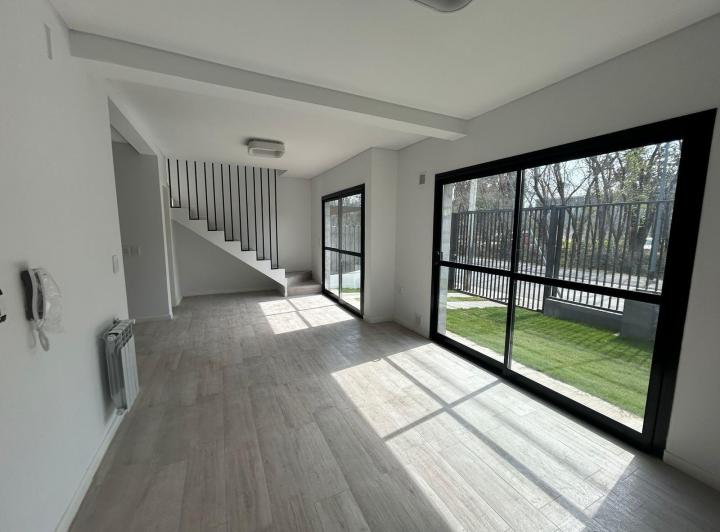 Casa · 117m² · 4 Ambientes · 2 Cocheras