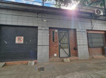 Casa · 115m² · 4 Ambientes · 1 Cochera · Venta Casa 4 Amb con Patio y Cochera - Villa Lynch