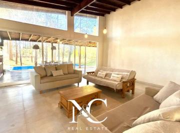 Casa · 210m² · 5 Ambientes · Casa en Venta en Costa Esmeralda Deportiva II