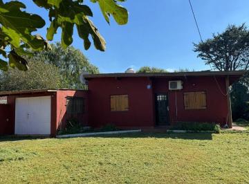Casa · 106m² · 3 Ambientes · 1 Cochera · Venta Casa 3 Ambientes Alfar Quincho Apto Credito