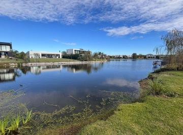 Terreno · 879m² · Terreno Al Lago en Venta en Cantón - Islas