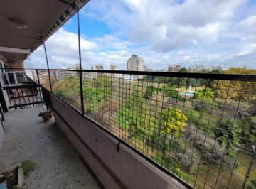 Departamento de 4 ambientes, Parque Chacabuco · Hermoso 4 Ambientes Al Frente con Vista Panorámica Al Parque Chacabuco! "Apto Crédito Hipotecario"