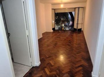 Departamento de 3 ambientes, Colegiales · Semipiso de 3 Ambientes con Balcón Francés Al Frente Todo Extermo