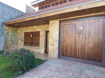 Casa de 5 ambientes, Morón · Alquiler Espectacular Casa Chalet en Morón