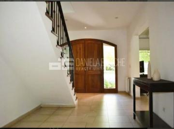 Casa · 364m² · 7 Ambientes · 2 Cocheras · Ayres de Pilar, Casa de 5 Cuartos