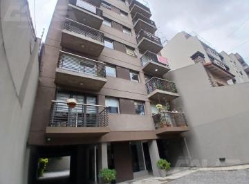 Departamento · 54m² · 2 Ambientes · Alquiler Departamento - Semipiso 2 Ambientes 62 m² con Doble Balcón a 3 Cuadras de Estación Castelar