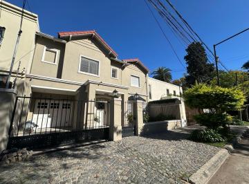 Casa · 378m² · 7 Ambientes · 2 Cocheras · Casa en Martinez