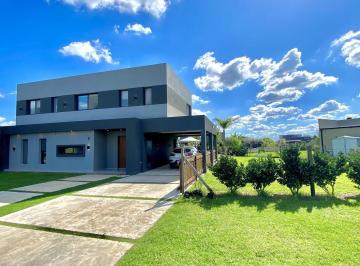 FRENTE · Casa en Venta en San Sebastian - con Piscina - 6 Ambientes - Vista Al Lago