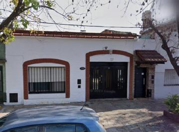 Casa · 105m² · 4 Ambientes · 2 Cocheras · Casa en Venta 2 Dorm. con Quincho