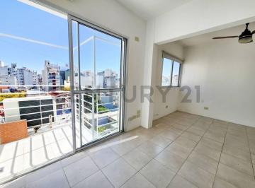 Departamento · 54m² · 3 Ambientes · Venta Departamento 3 Ambientes con Balcón, Vista Abierta y Bajas Expensas