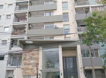 Departamento de 2 ambientes, Lomas de Zamora · Regio Depto. de 2 Amb. Al Frente en Lomas Centro