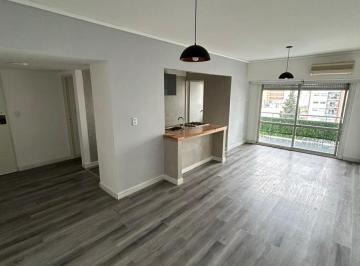 Departamento · 70m² · 3 Ambientes · Departamento Tres Ambientes con Balcón en Alquiler en Quilmes Centro